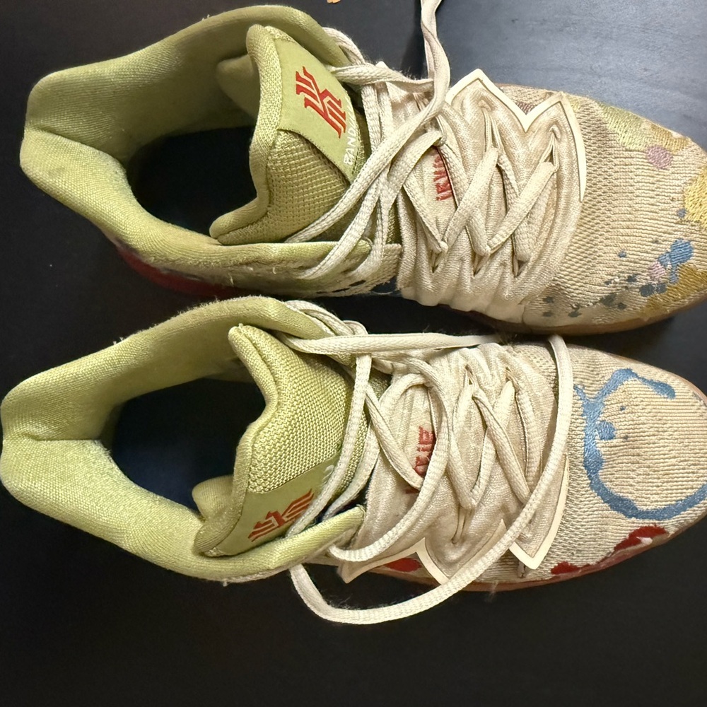 Nike Kyrie Sneakers - Cream and Yellow